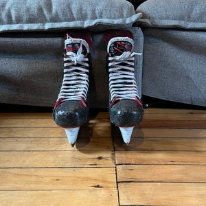 2019 Bauer Vapor X2.7 Hockey Skates Regular Width 7.5 (Used)