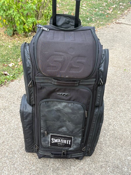 Smash it sports guerrilla v4 roller Bat/ equipment Bag (Used)
