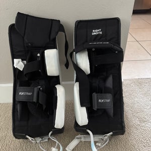 2024 CCM Y Flex Goalie Leg Pads (Used) size 22