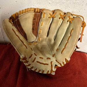 Mizuno MVP Select RHT Softball Glove 12.5"