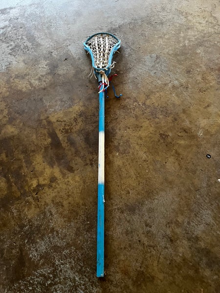 deBeer Stick girls