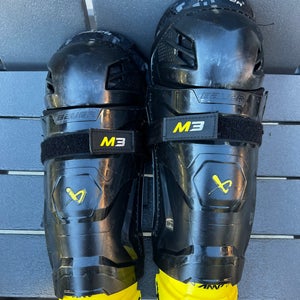 Junior Bauer Supreme M3 11" Shin Pads (Used)