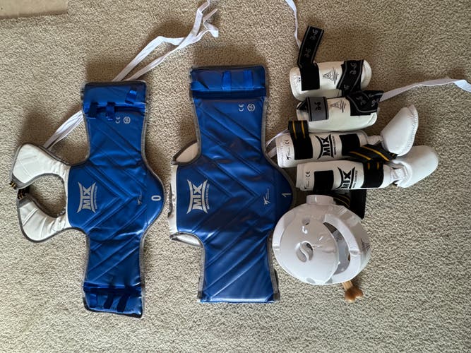Martial arts sparring equipment (youth)