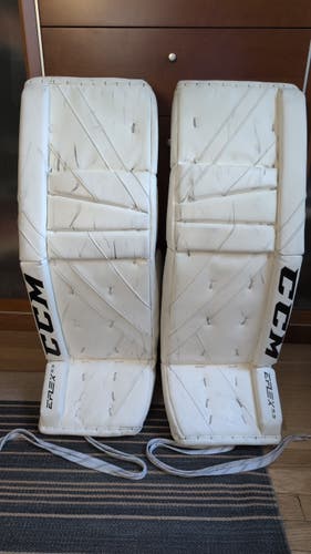 34" CCM Eflex 5.5 Goalie Leg Pads (Used)