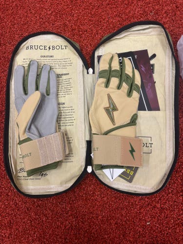 Medium Batting Gloves (New)