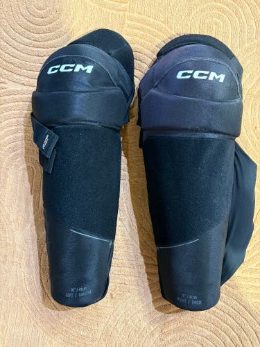 Senior CCM SGREF Referee Shin Pads 16" (Used)