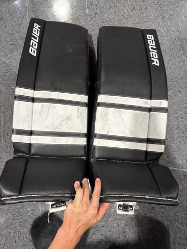 Black 32+" Intermediate Large Bauer GSX Goalie Leg Pads (Used)