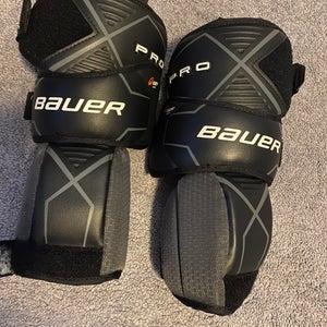 Bauer Pro knee guards - Intermediate