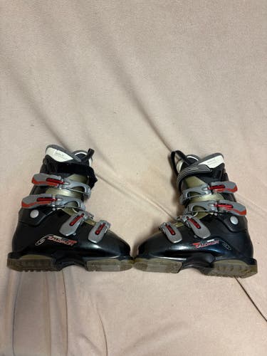 Mondo 23 & 23.5 Kid's Salomon All Mountain Ski Boots (Used)