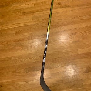 Junior Bauer Vapor Hyperlite 2 Left Hand Hockey Stick P28 (Used)