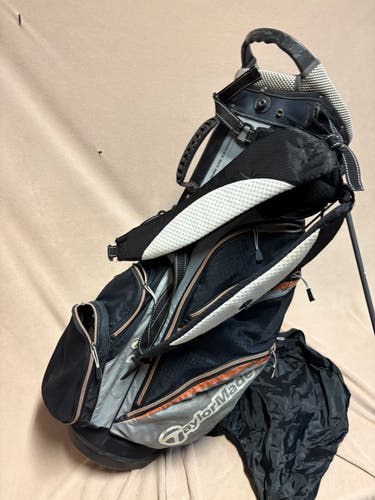 Unisex TaylorMade Bag (Used)