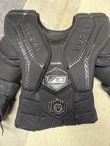 2023 Large Vaughn V10 Pro Carbon Goalie Chest Protector Pro Stock (Used)