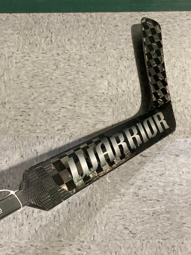 Intermediate Warrior Ritual V2 Pro+ Goalie Stick Regular 23.5" Paddle (Used)