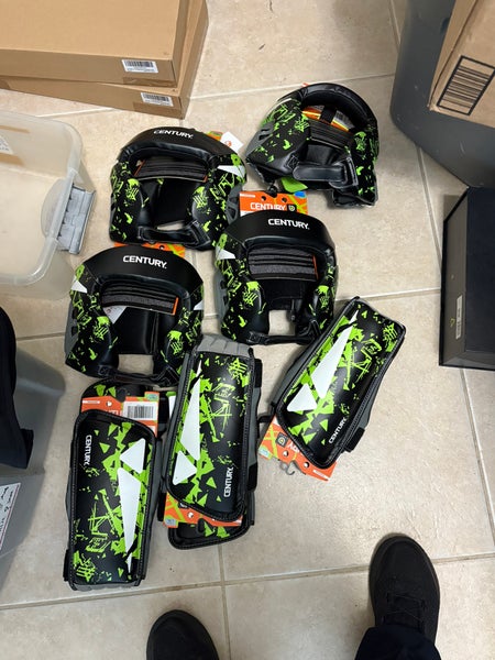 (New) huge lot of mma kickboxing gear