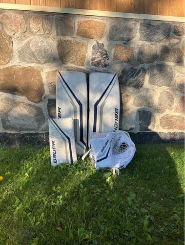 Medium 2023 Bauer Goalie Leg Pads Pro Stock (Used)