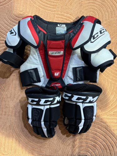 Junior CCM Chest Protector + Gloves (Used)