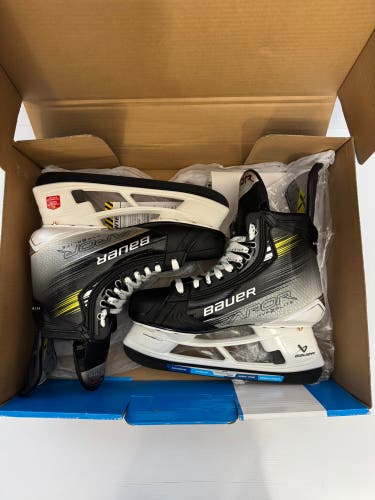 New Senior Bauer Vapor Hyperlite 2 Hockey Skates