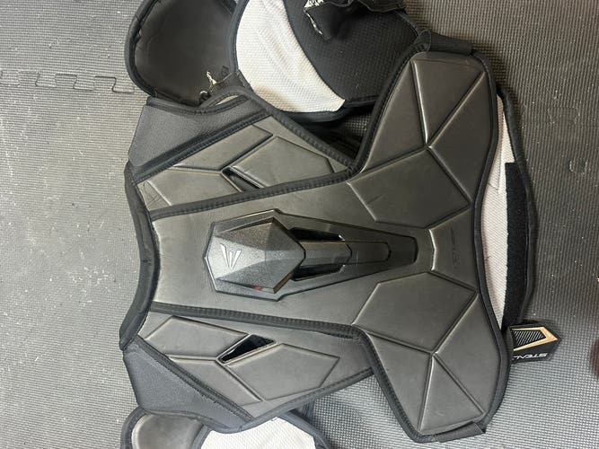 XL Senior Easton Stealth Shoulder Pads (Used)