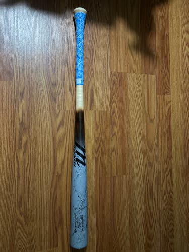 Marucci LINDY12 Maple Bat (New) SMALL DEFECT