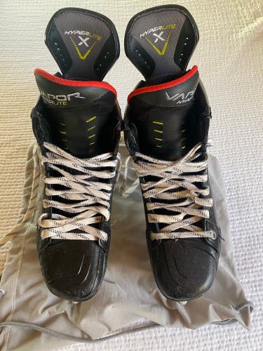 2021 Bauer Vapor Hyperlite Hockey Skates Fit 2, size 9 (fits shoe size 10.5) Used