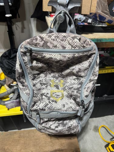 Under Armour Coach's Bag (Used)