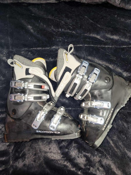Women's Salomon All Mountain Ski Boots (Used)