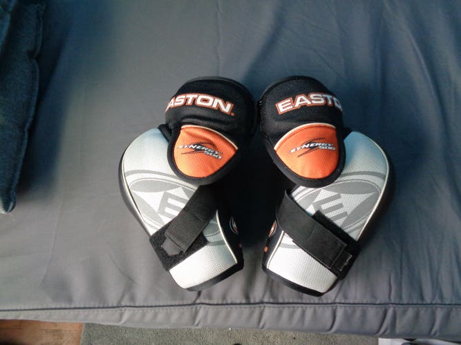 Senior Small Easton Synergy 300 Elbow Pads (Used)