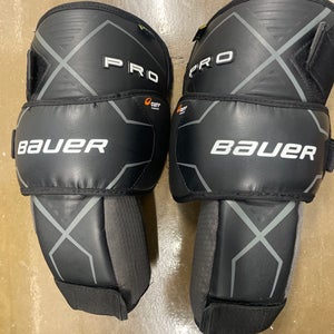 Bauer 2022 Pro Senior Goalie Knee Guards  (Used)