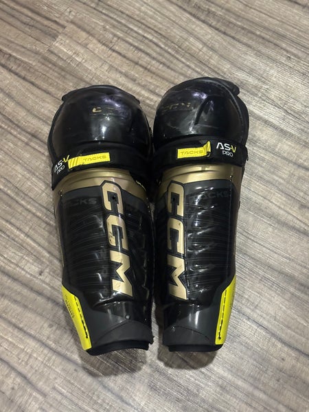 CCM Tacks ASV Pro Shin Pads Senior 15” Pro Stock