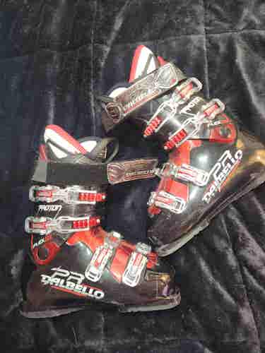 Mondo 26 & 26.5 Men's Dalbello All Mountain Ski Boots Medium Flex (Used)