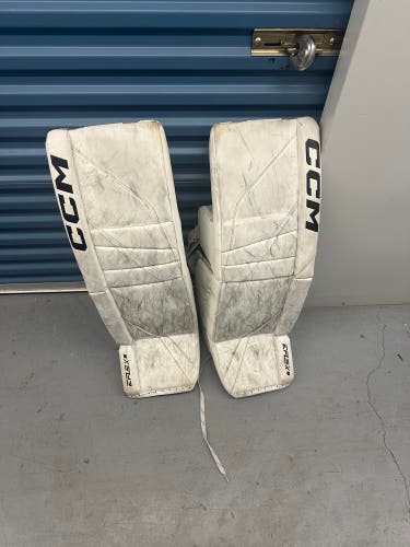 35" CCM Eflex 6 Goalie Leg Pads (Used)