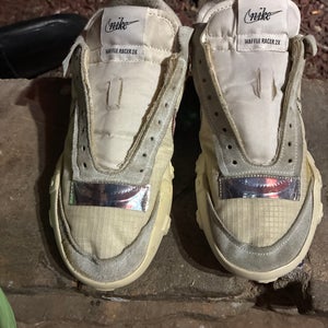 White Women's Size M 7.5 (W 8.5) Adult Nike Shoes (Used)