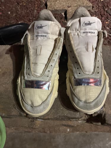 White Women's Size M 7.5 (W 8.5) Adult Nike Shoes (Used)