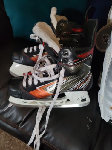 CCM JetSpeed FT460 Size 7.5 - new steel.