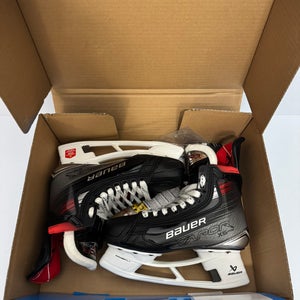 New Size 3.5 EE Junior Bauer Vapor X5 Pro Hockey Skates