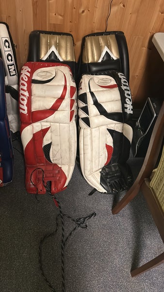 33" 2001 Heaton Helite-Z Goalie Leg Pads (Used)