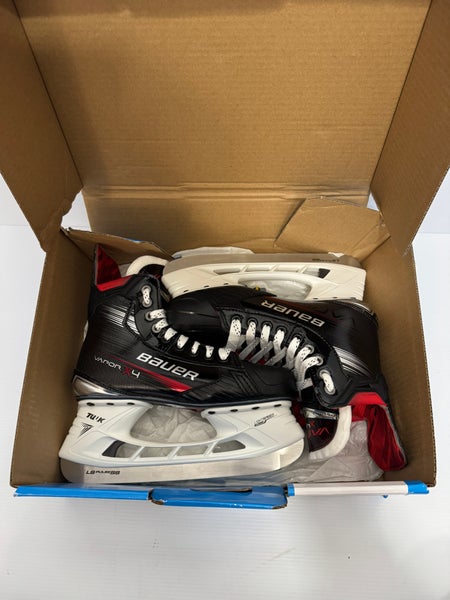 New Intermediate Bauer Vapor X4 Hockey Skates