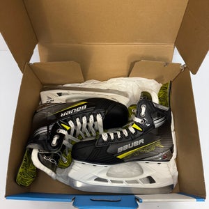 New Size 3.5 EE Junior Bauer Vapor X4 Hockey Skates