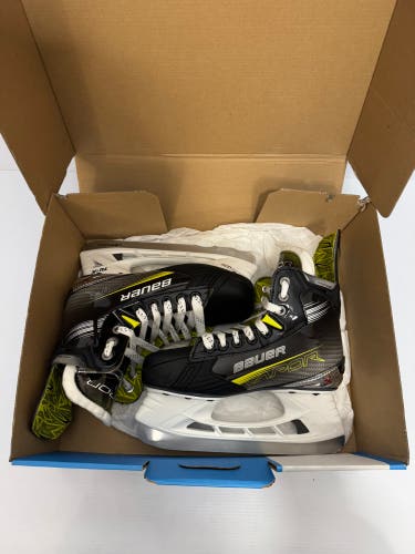 New Size 3.5 EE Junior Bauer Vapor X4 Hockey Skates