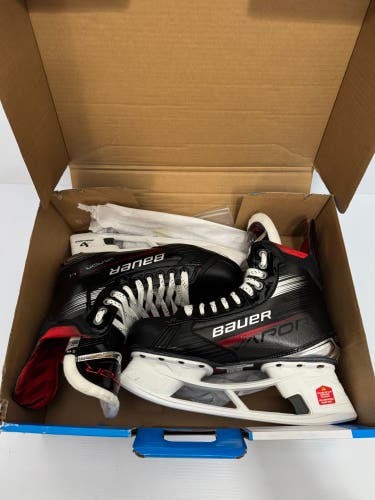New Size 8.5 Fit 3 Senior Bauer Vapor X4 Hockey Skates