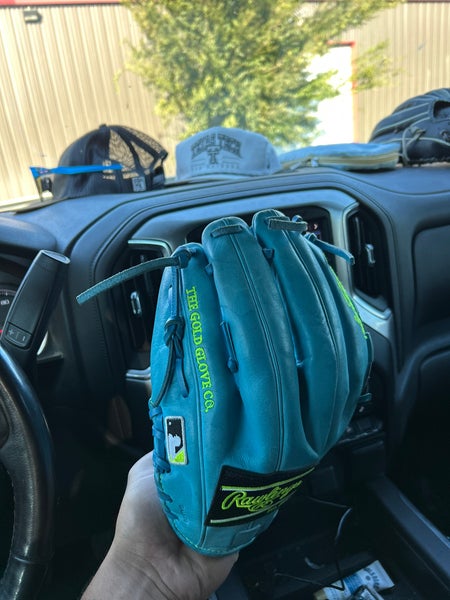 2025 Rawlings Heart of the Hide RH Pitcher's Baseball Glove 12" (New)