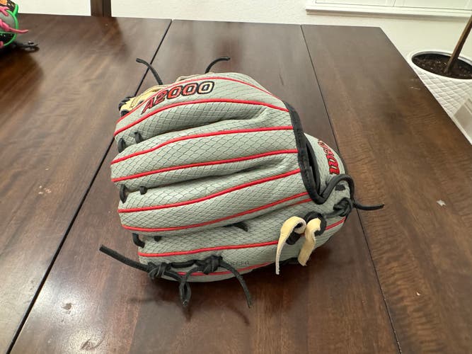 Wilson RH Infield A2000 PF88 Baseball Glove 11.25" (New)