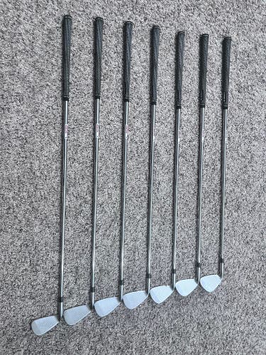101 Right Handed Iron Set Regular Flex Steel Shaft (Used)