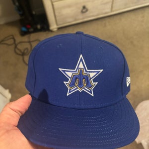 Seattle Mariners fitted hat. 7 5/8