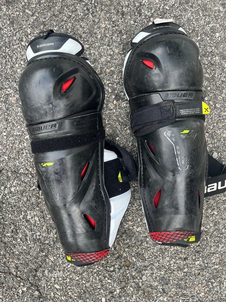 Intermediate Bauer Vapor Hyperlite 13" Shin Pads (Used)