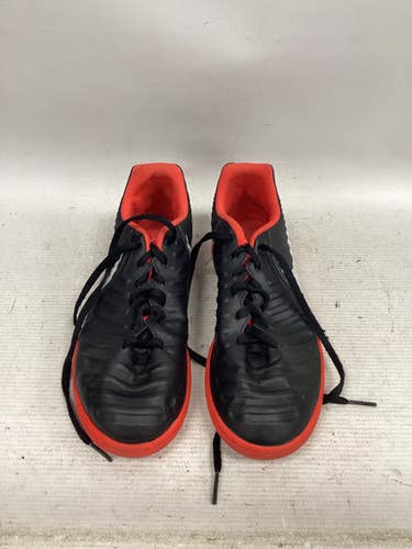Nike (Used) Size M 4.5 (W 5.5) Black Indoor Cleats