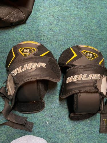 Bauer Supreme senior knee pads