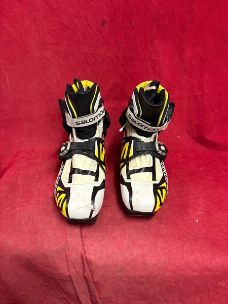 Size 6.0 Salomon Cross Country Ski Boots (Used)
