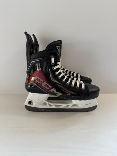 Like New Size 8 Regular Senior CCM JetSpeed FT8 Pro Hockey Skates