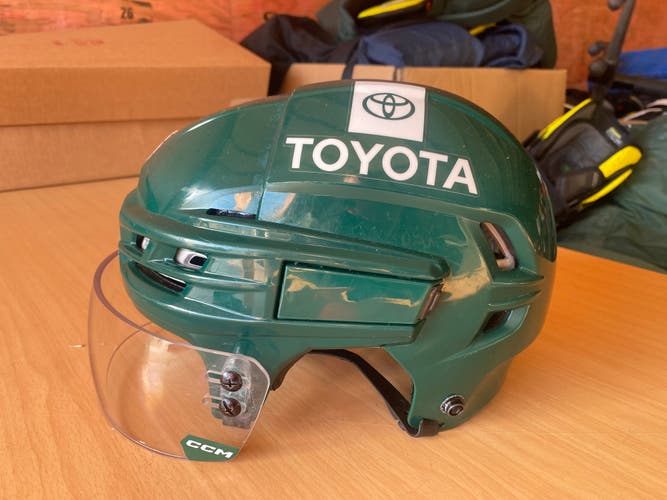 CCM Tacks 910 Pro Stock Hockey Helmet Visor Combo Green Medium WILD 7338